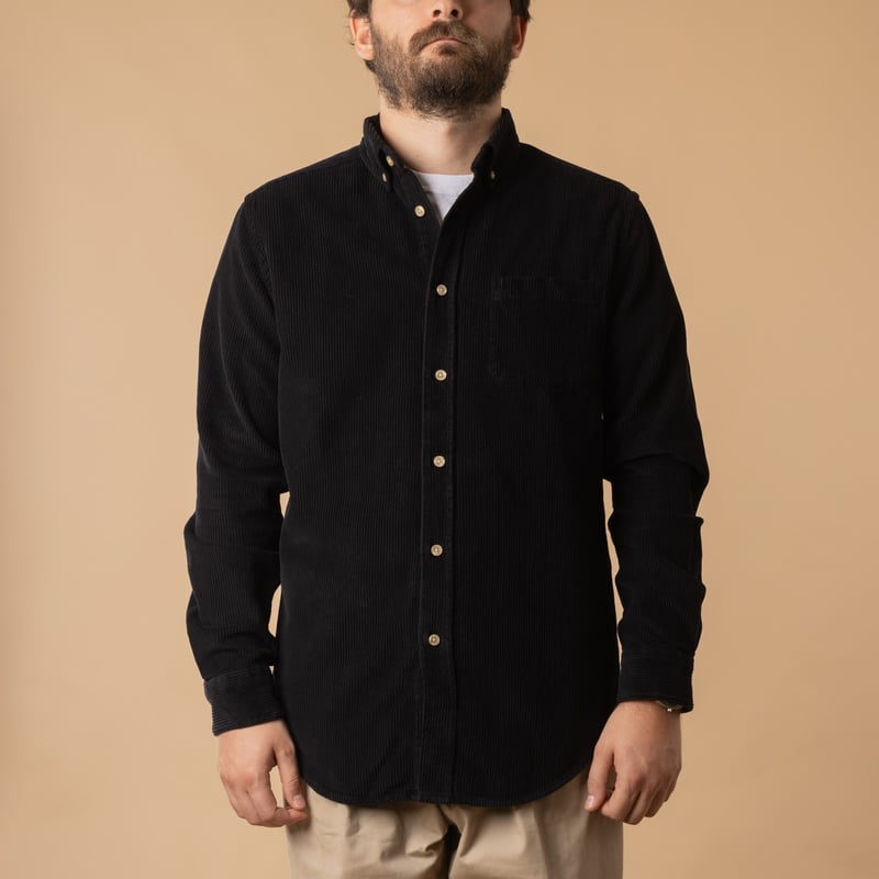 Portuguese Flannel Lobo cotton shirt in Black, front closed