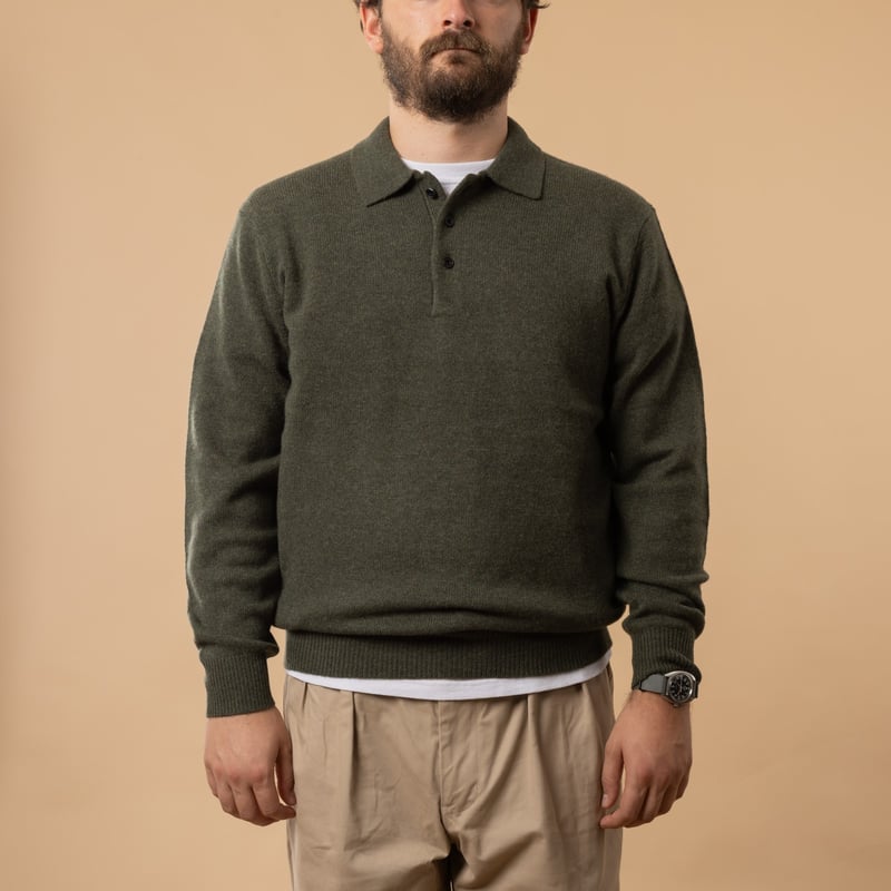 BEAMS PLUS Knit Polo 9G long sleeve wool sweater in Green color, front view