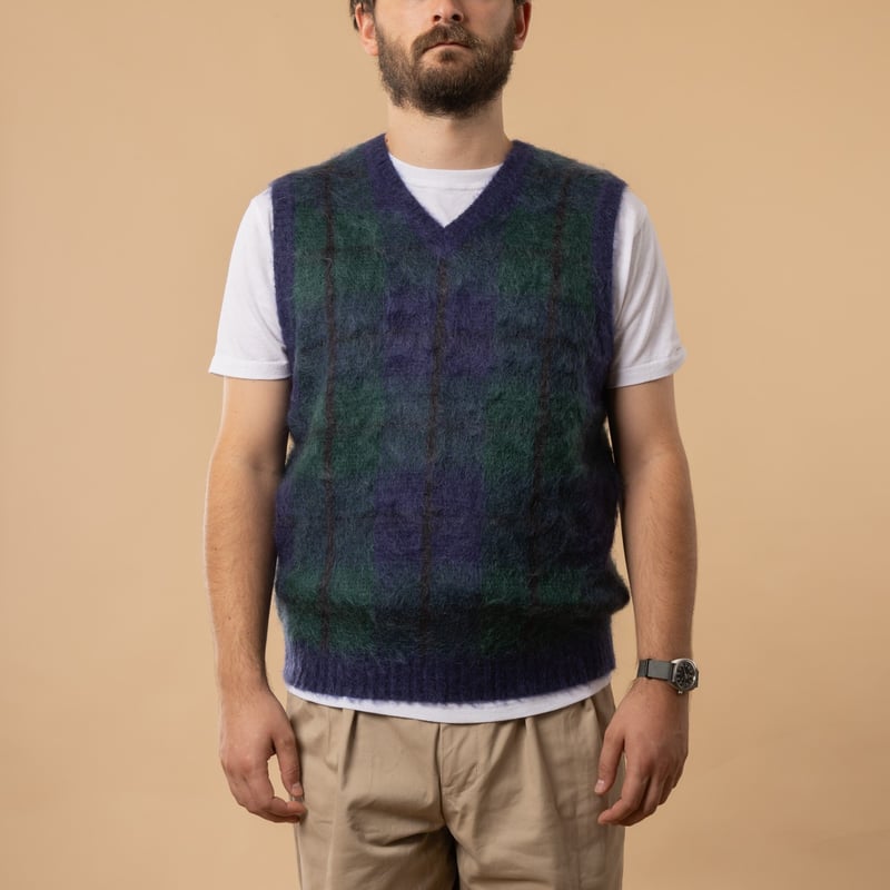 Sleeveless checked BEAMS PLUS Vest Mohair in Navy color, front view