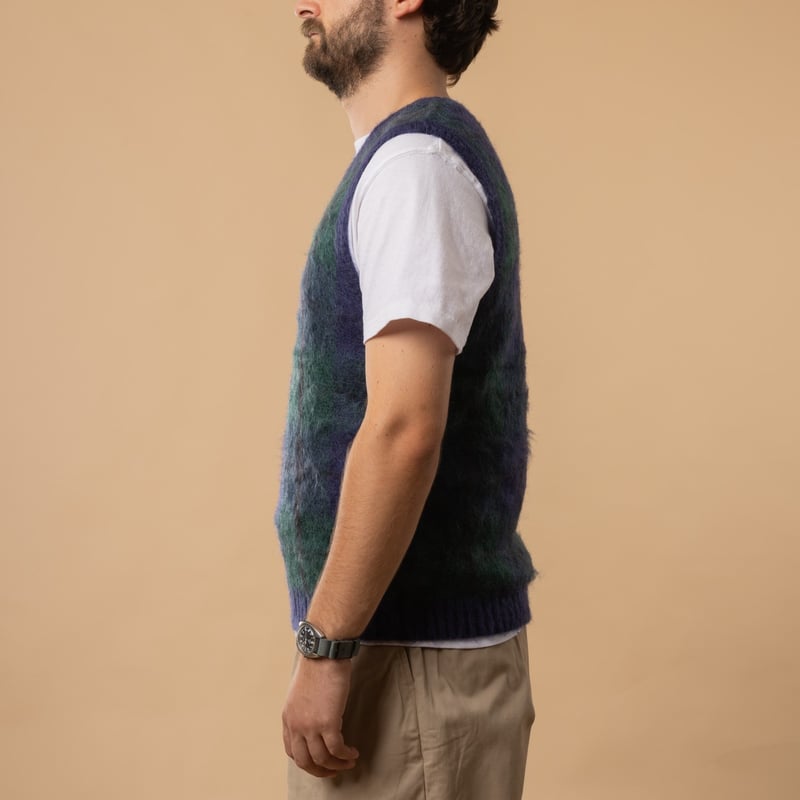 Pull sans manche à carreaux BEAMS PLUS Vest Mohair couleur Navy de profil