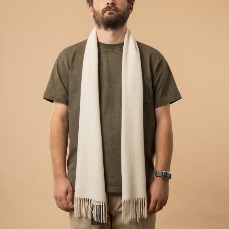 écharpe en cachemire BEAMS PLUS Cashmere Scarf Solid couleur Off white de face