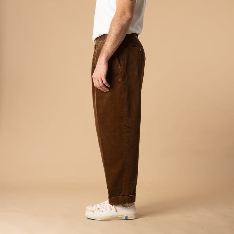 Pantalon-à-pince_BEAMS PLUS-2 Pleats Corduroy Trousers-couleur-Golden Brown-de-profil