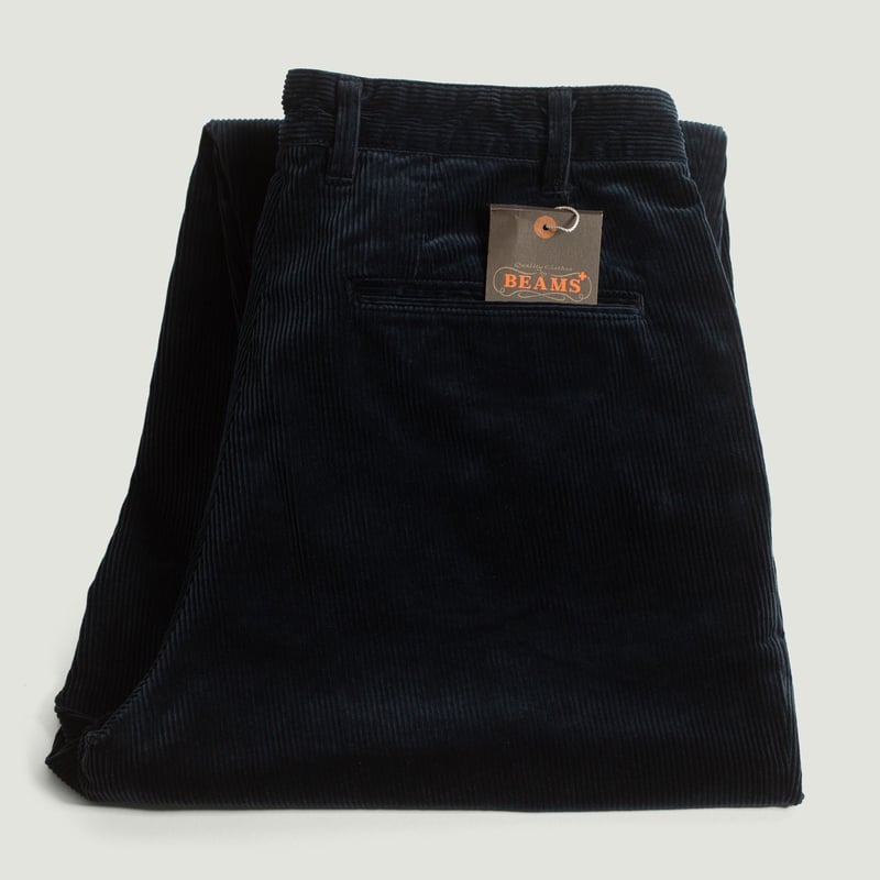 Vignette-flâneurs-BEAMS-PLUS-pantalon-velours-2-Pleats-Corduroy-Trousers-navy