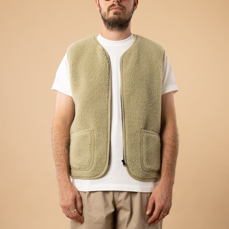 flâneurs-COLDBREAKER-sleeveless wool jacket-Pepitko ultralight pistachio front open