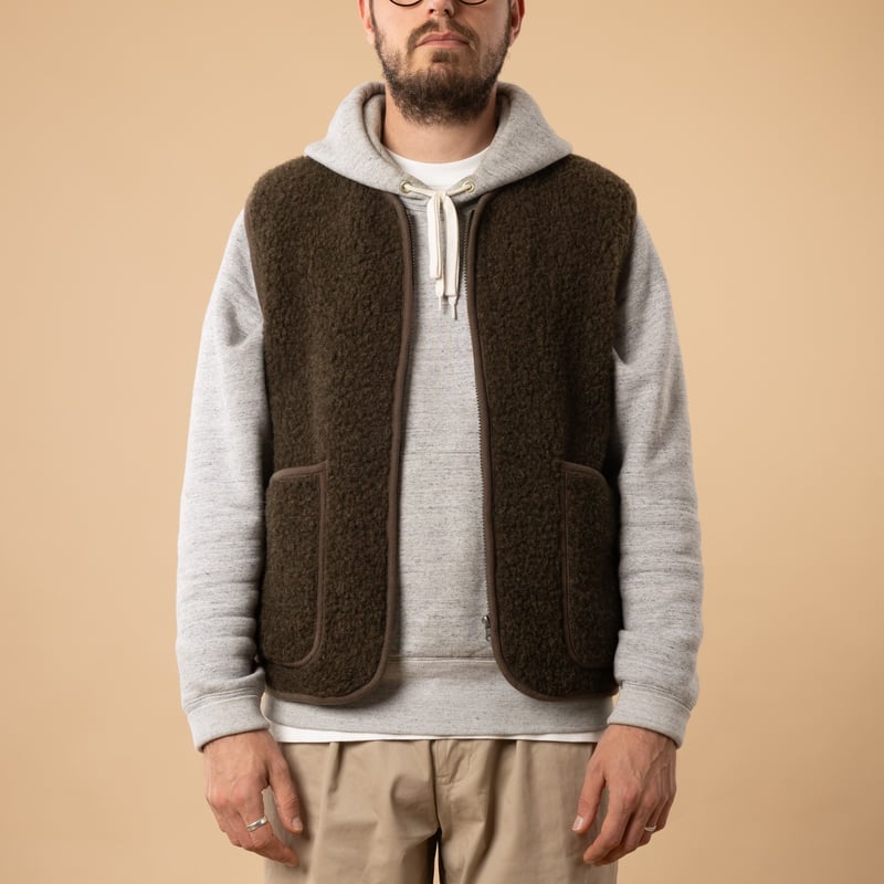 flâneurs-COLDBREAKER-sleeveless-wool-jacket-Pepitko-Vest-Khaki-front-open