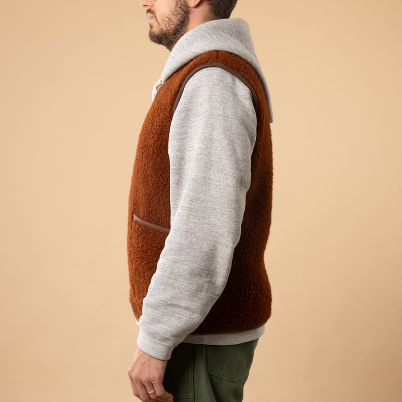 flâneurs-COLDBREAKER-veste-en-laine-sans-manche-Pepitko-Vest-Cognac-de-profil