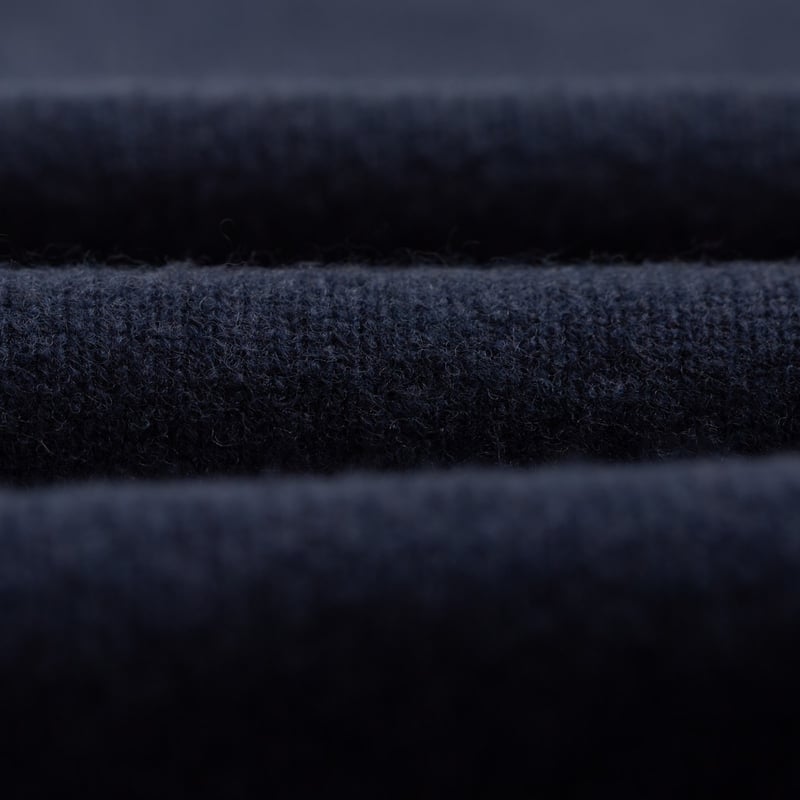 closeup flâneurs-Mooncastle-Pull-japonais-Laine-et-Cachemire-Col-Rond navy blue