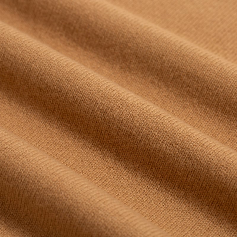 wool-flâneurs-Mooncastle-Pull-japonais-Laine-et-Cachemire-Col-Roulé-camel-Photoroom