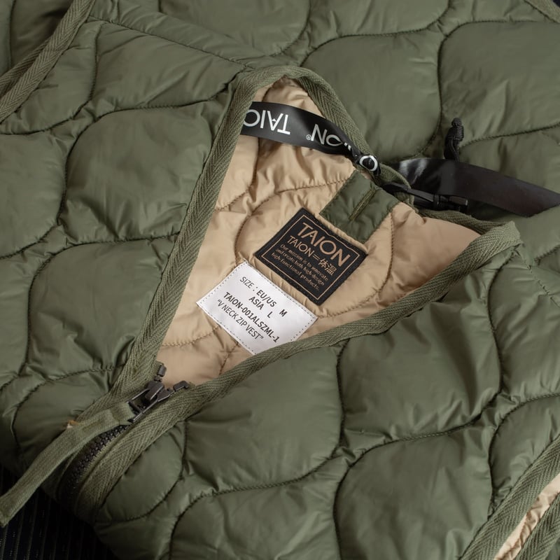 photos flâneurs Taion veste sans manche-Military V-Neck W-Zip Down Vest Olive