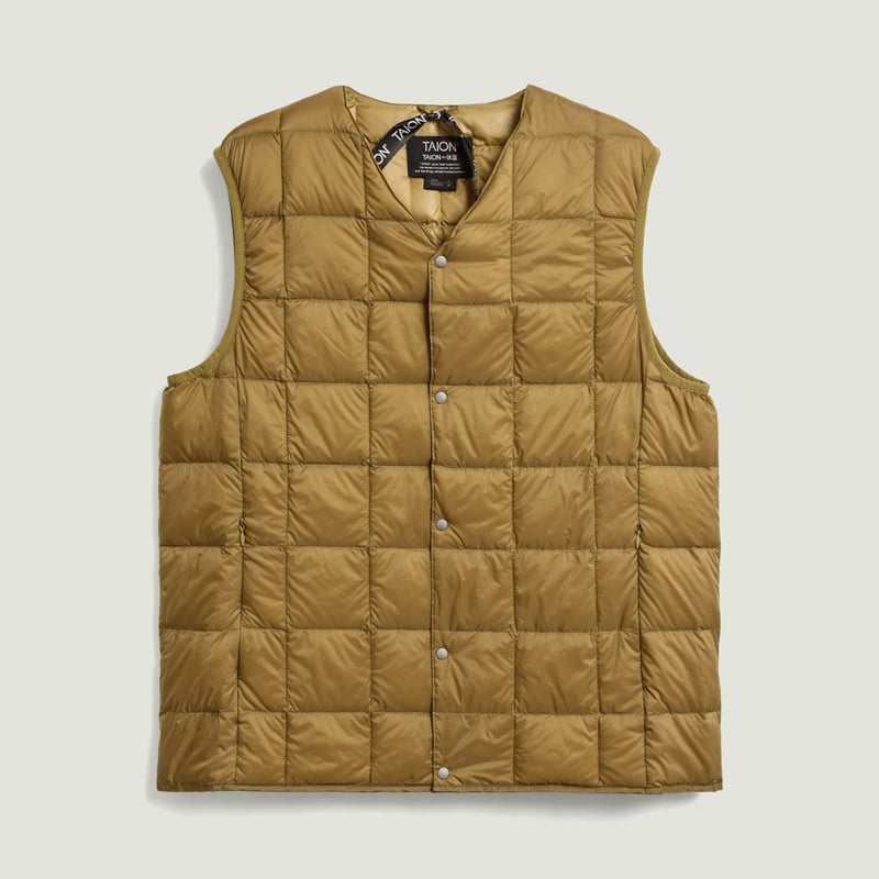 Vignette_Veste sans manches TAION -  V-Neck Down Vest couleur Beige