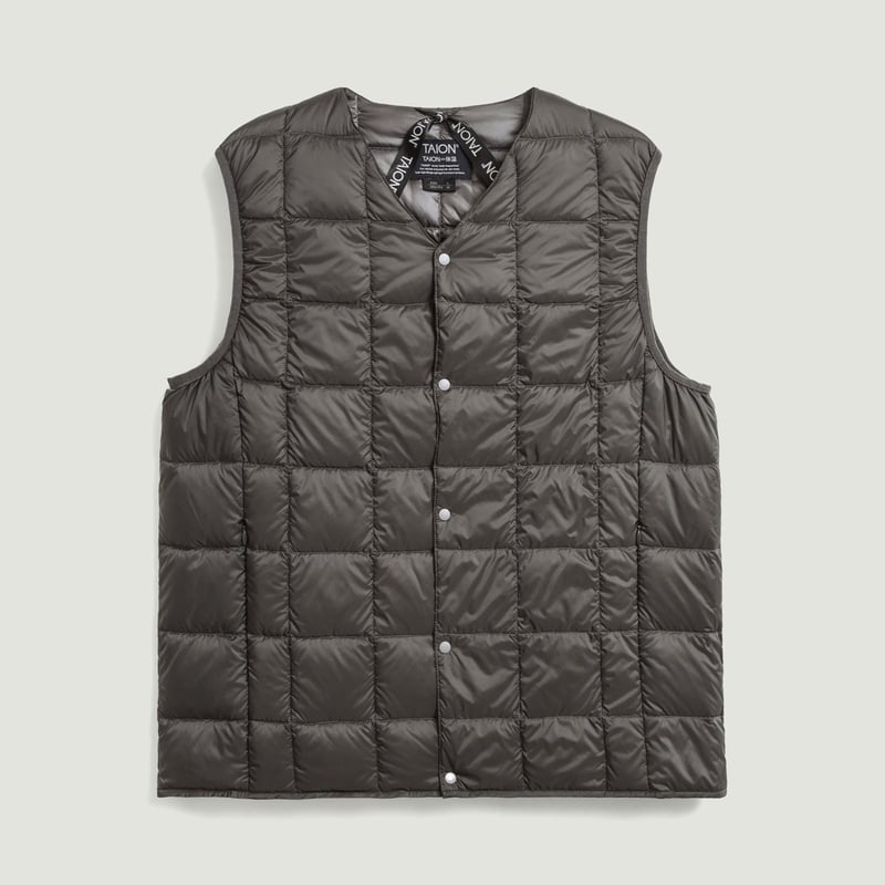 Vignettes-Taion-flâneurs-veste-sans-manche-V-Neck-Down-Vest-Dark-Charcoal