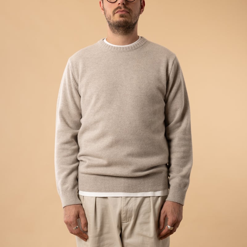 flâneurs-Mooncastle-Japanese-Sweater-Wool-and-Cashmere-Round-Neck-Beige-Gray-Front_View