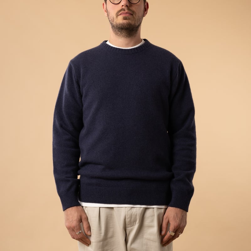 flâneurs-Mooncastle-Japanese-Sweater-Wool-and-Cashmere-Round-Neck-Plum-Front