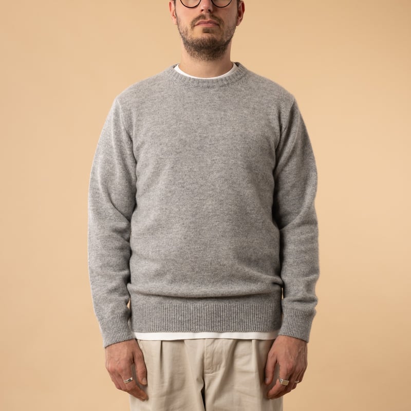 flâneurs-Mooncastle-Japanese-Sweater-Wool-and-Cashmere-Crewneck_light-gray-front-view