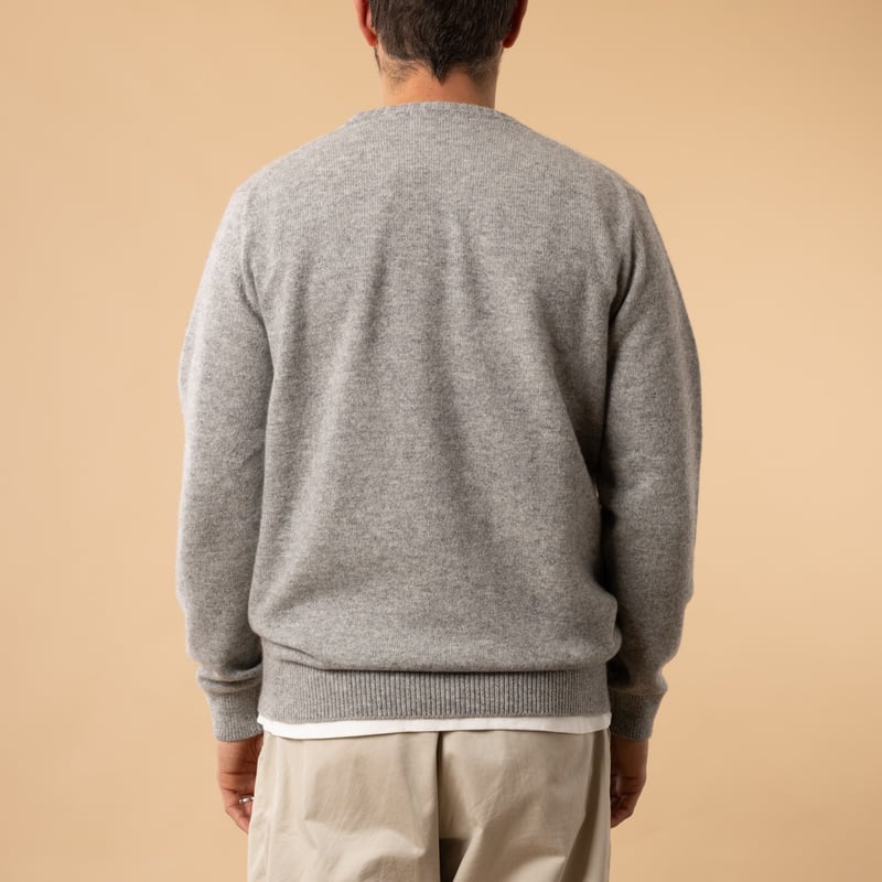 flâneurs-Mooncastle-Japanese-Sweater-Wool-and-Cashmere-Round-Neck_light-gray-back-view
