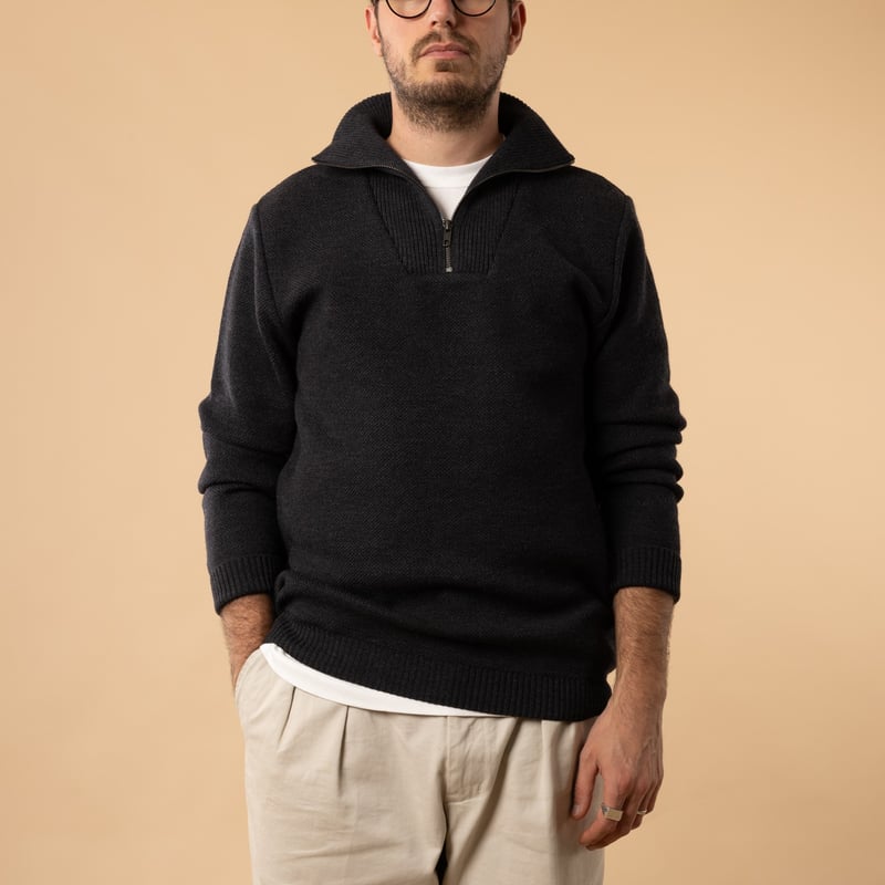 NITTO KNITWEAR / Youri Anthracite Trucker Sweater Front View