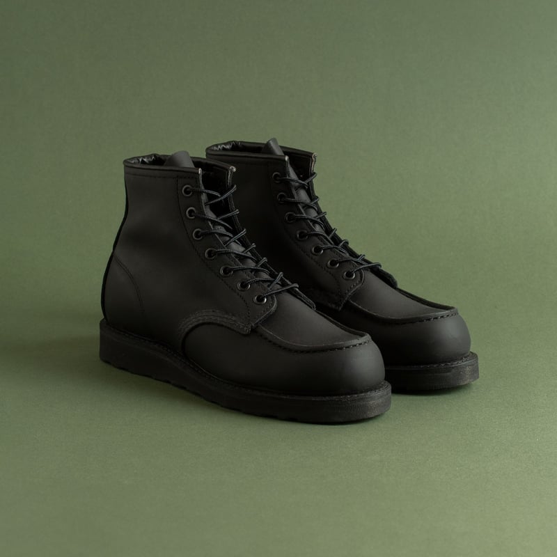 chaussures-RED-WING-SHOES-boots-Classic-Moc-Toe-8074-Black-Harness