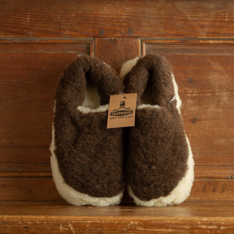 photo flâneurs-chaussons-COLDBREAKER-Siberian-Slippers-dark brown front