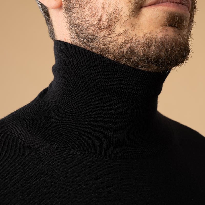 Batoner Essential High-Gauge Turtleneck in Black - Collar Detail