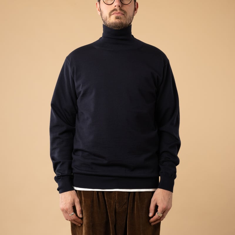 pull-col-cheminée-BATONER-Essentiel-High-Gauge-Turtle-Neck-navy-de-face