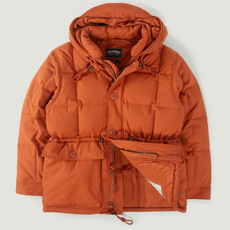 Vignettes-flâneurs-Frizmworks-Karakoram-Down-Parka-Dark-orange-1