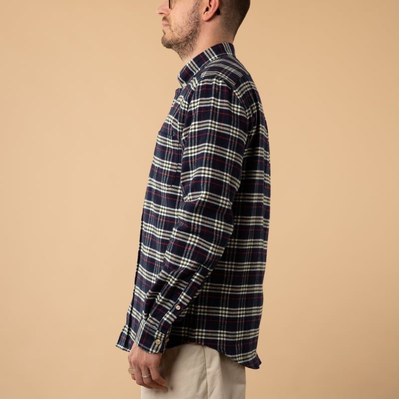 PORTUGUESE-FLANNEL-flaneurs-chemise-Lamo Shirt de profil