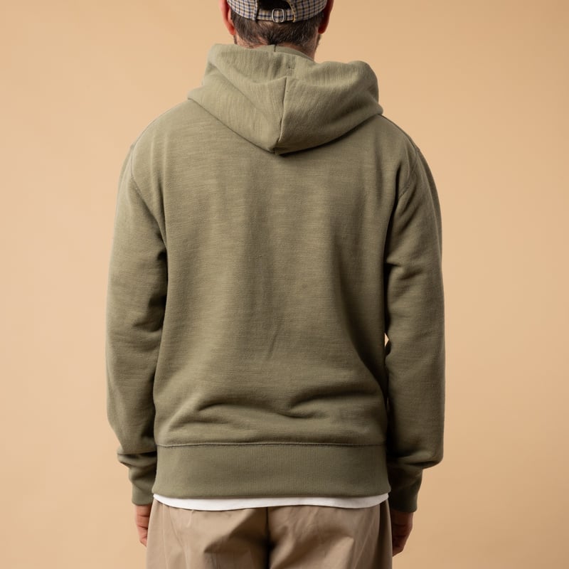 flâneurs-sweat-zippé-GG-Jackman-vert olive de dos