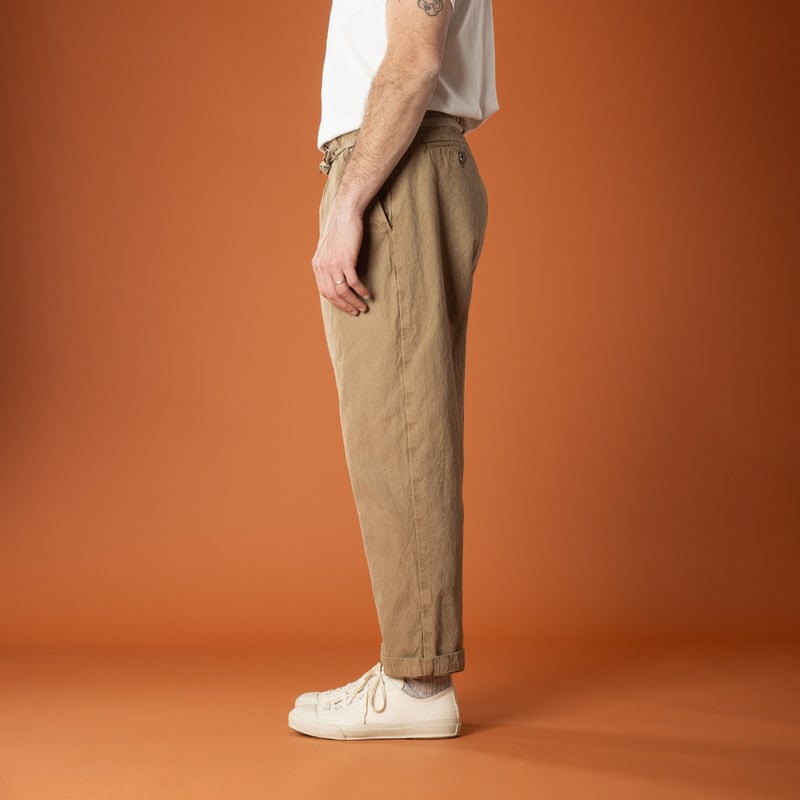 Image Side Flâneurs SEUVAS 10oz Canvas Tapered 2 Tuck Pants Coffee