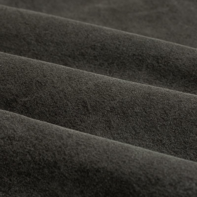 detail-material-loafers-Seuvas-shirt-charcoal