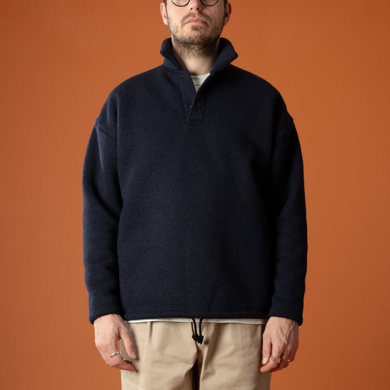 JACKMAN Wool Himo Polo Navy - Front View of Bystanders