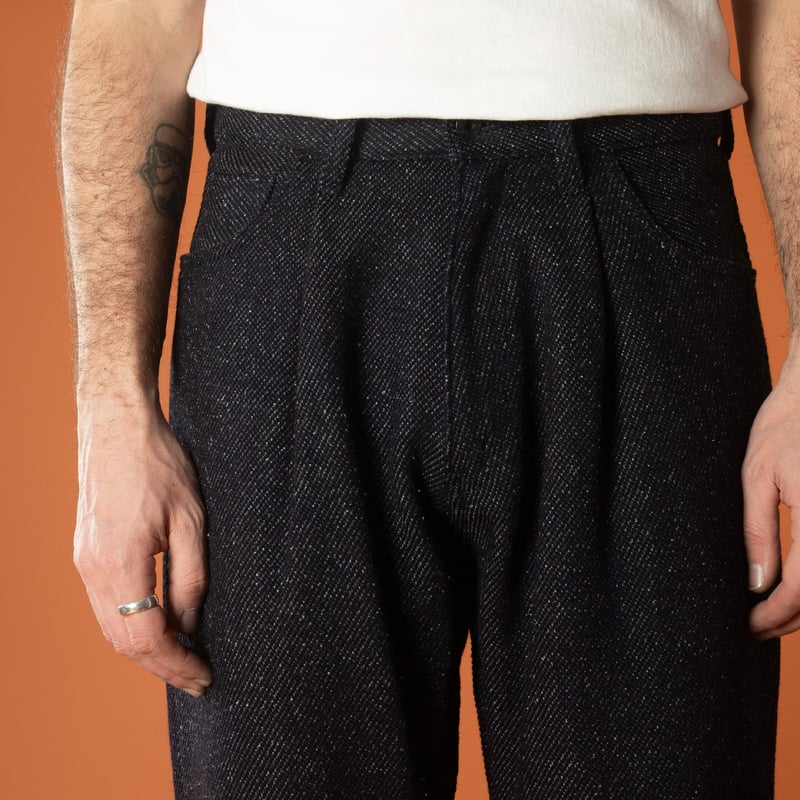 front-detail-flâneurs-JAPAN-BLUE-JEANS-Tweed-Denim-Wide-Tapered-5P-Trousers