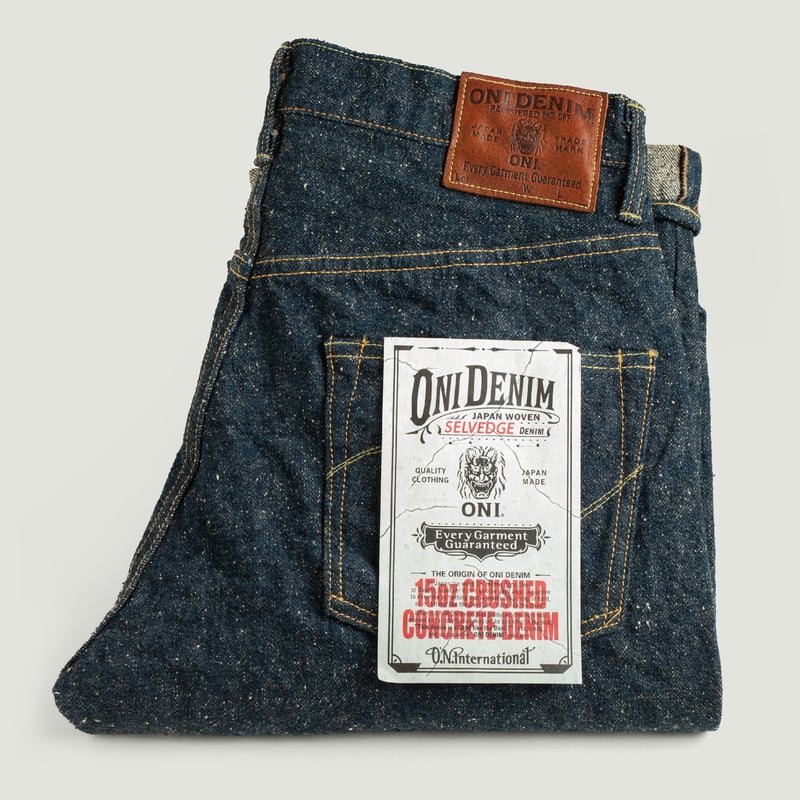 vignette-flâneurs-ONI-DENIM-266-CCD-15oz-Relax-Straight-Kabuki-Crushed-Concrete-Denim