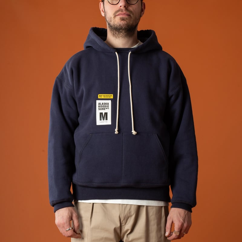 image-flâneurs-porté-de-face-XX-development-sure-mfg-alaska-hoodie-nasvy