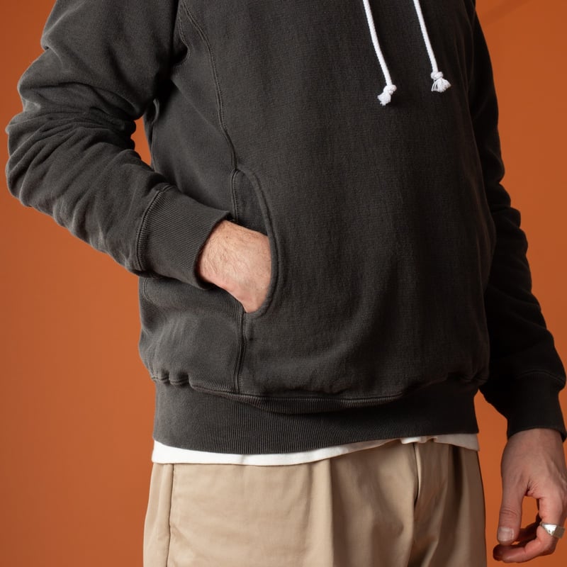 image porté détail poche flâneurs-GOOD-ON--Heavy-Pullover-Hood-Sweat-P-Black (1)