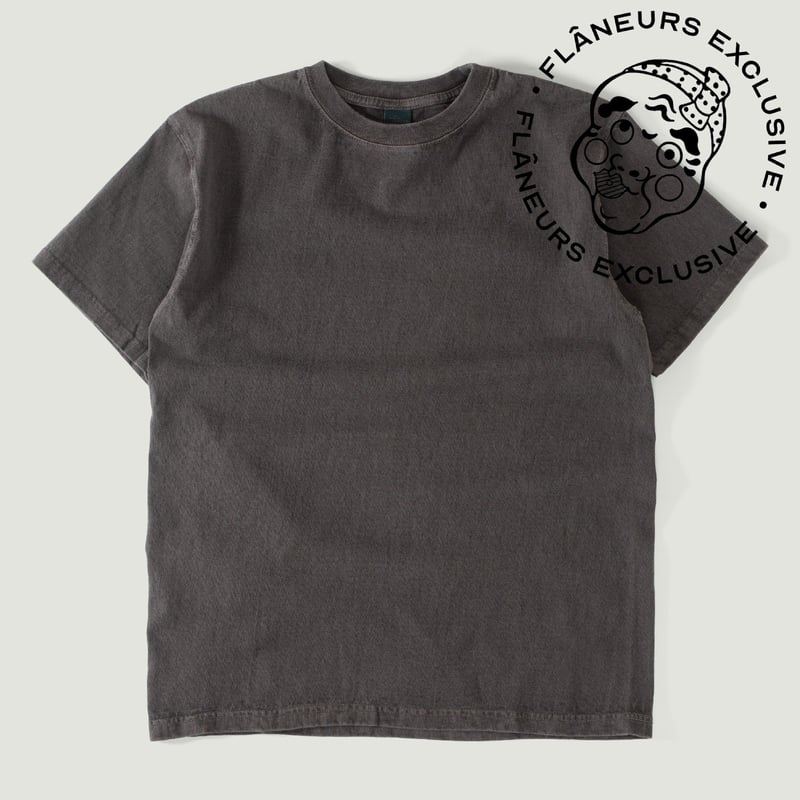 GOOD-ON-flâneurs-Short-Sleeve-Crew-T-shirt-P-Liquorice-vignette-badge-