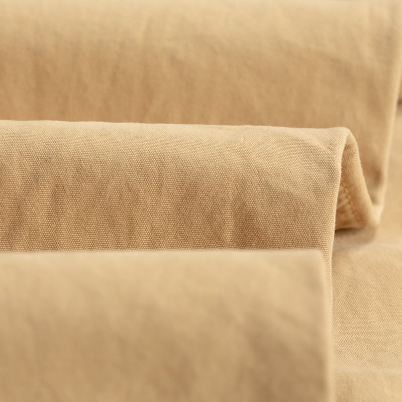 image flâneurs UNIVERSAL WORKS Hi Water Trouser Summer Canvas Dark Sand détail fabric