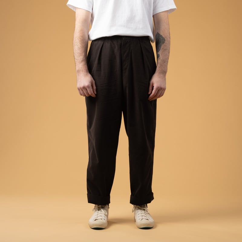 Image flâneurs Universal Works SS25-Oxford Pant Summer Canvas Licorice front