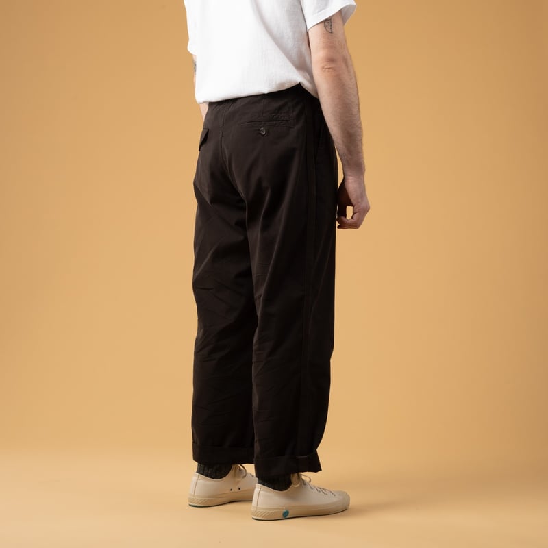 Image flâneurs Universal Works SS25-Oxford Pant Summer Canvas Licorice back