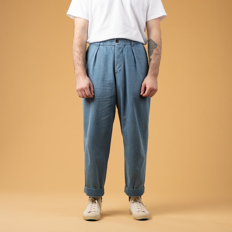 Image flâneurs Universal Works SS25- Oxford Pant 8oz Organic Denim Washed Indigo front