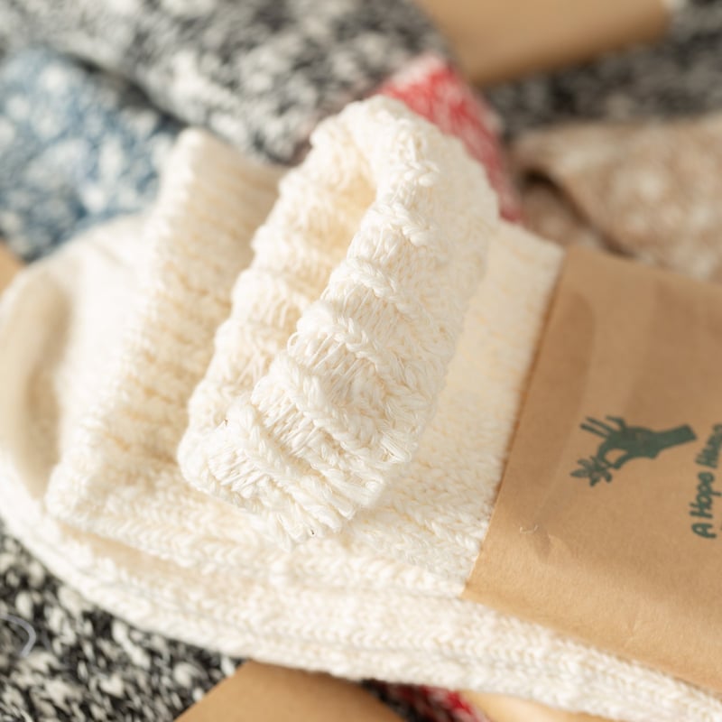 Image flâneurs chausettes en chanvre A Hemp Crew Socks Natural closeup