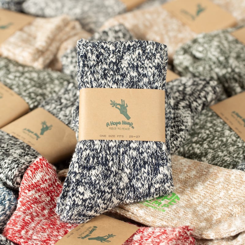 Image flâneurs chausettes en chanvre A Hemp Crew Socks Navy (1)