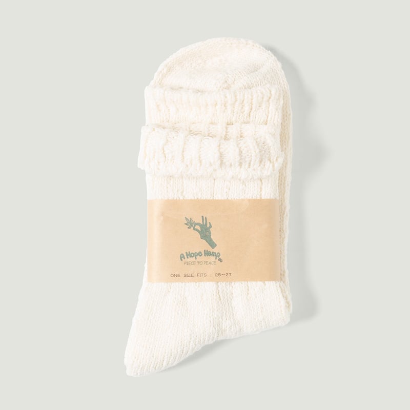 vignette flâneurs chausettes en chanvre A Hemp Crew Socks Natural closeup