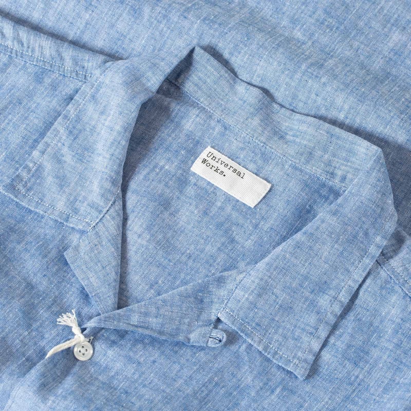 détail col flâneurs-Universal-Works-Road Shirt Slub Linen Mix Blue