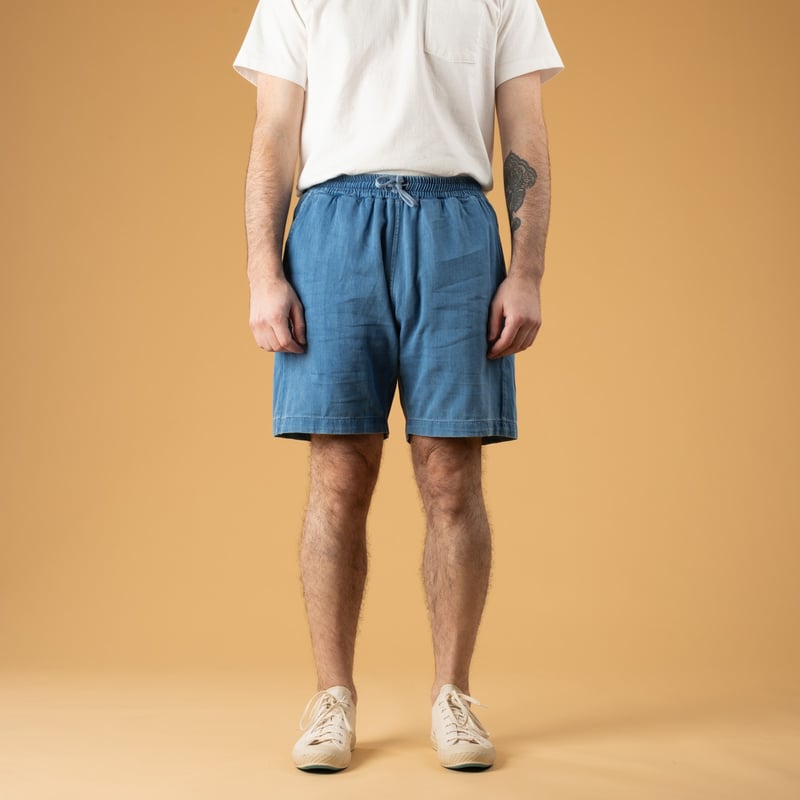 Image flâneurs Image flâneurs UNIVERSAL WORKS Simple Short Herringbone Washed Indigo de face