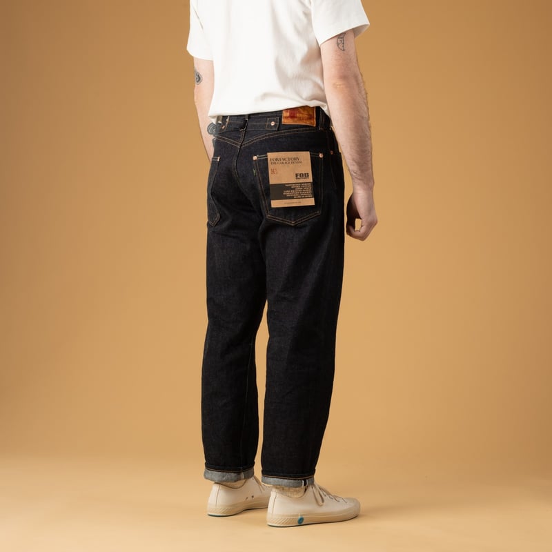 Image flâneurs FOB FACTORY  F165 Garage 5P Selvedge Denim porté de dos