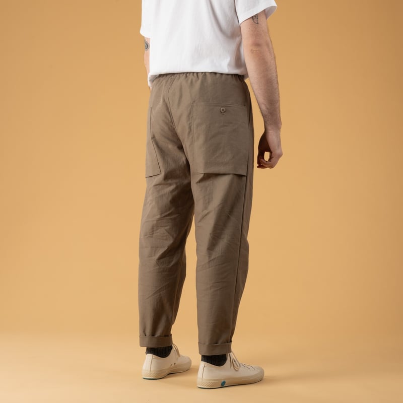 Image flâneurs Jackman SS25 Back Nep Umps Pants Sepia de dos