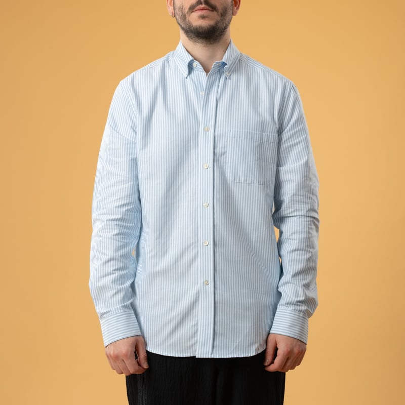 image flâneurs chemise PORTUGUESE FLANNEL Belavista stripe open blue portée de face