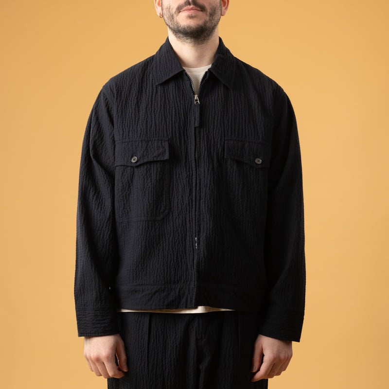 UNIVERSAL WORKS  E130 Jacket Ospina Cotton Dark Navy image portée flâneurs de face
