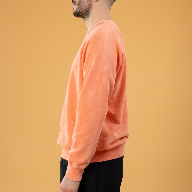 GOOD ON  Raglan Crew Sweat Vintage Dye peach images flâneurs porté de profil