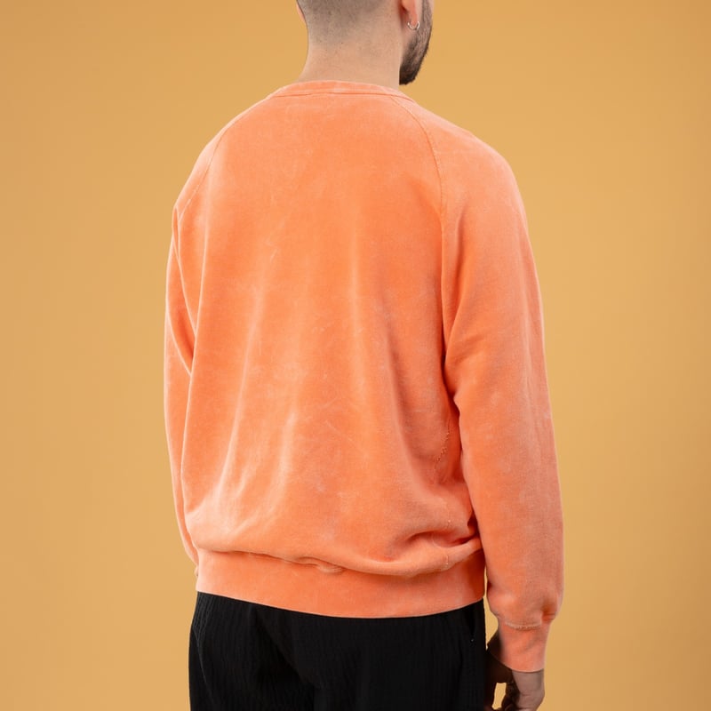 GOOD ON  Raglan Crew Sweat Vintage Dye peach images flâneurs porté de dos